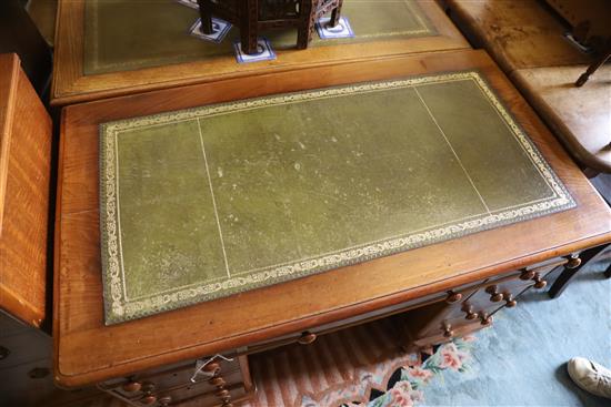 A Victorian mahogany pedestal desk